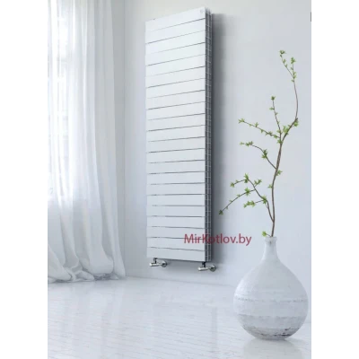 Биметаллический радиатор Royal Thermo Pianoforte Tower 500 Bianco Traffico (18 сек)